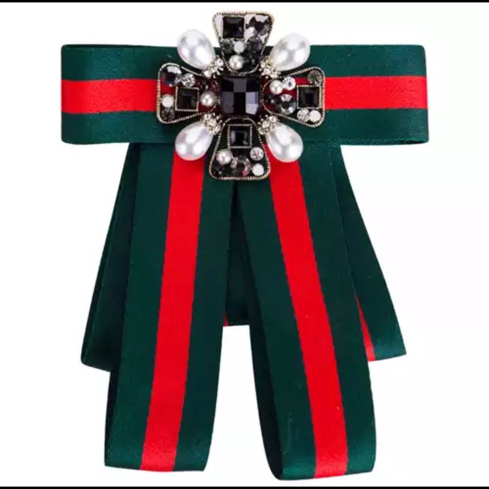 Thick canvas brooch bow with diamond accent
